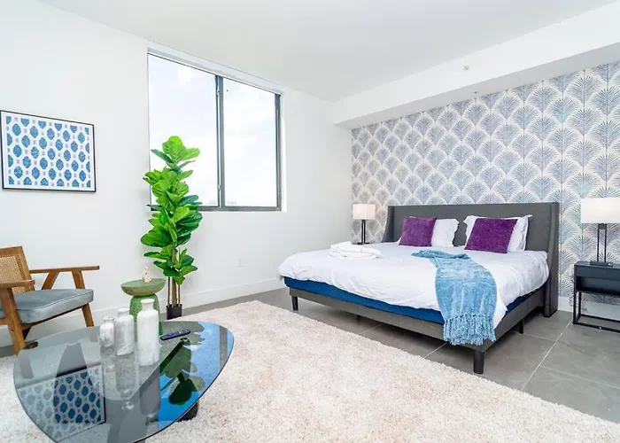 King Bed Brand New Oasis Minutes To Brickell