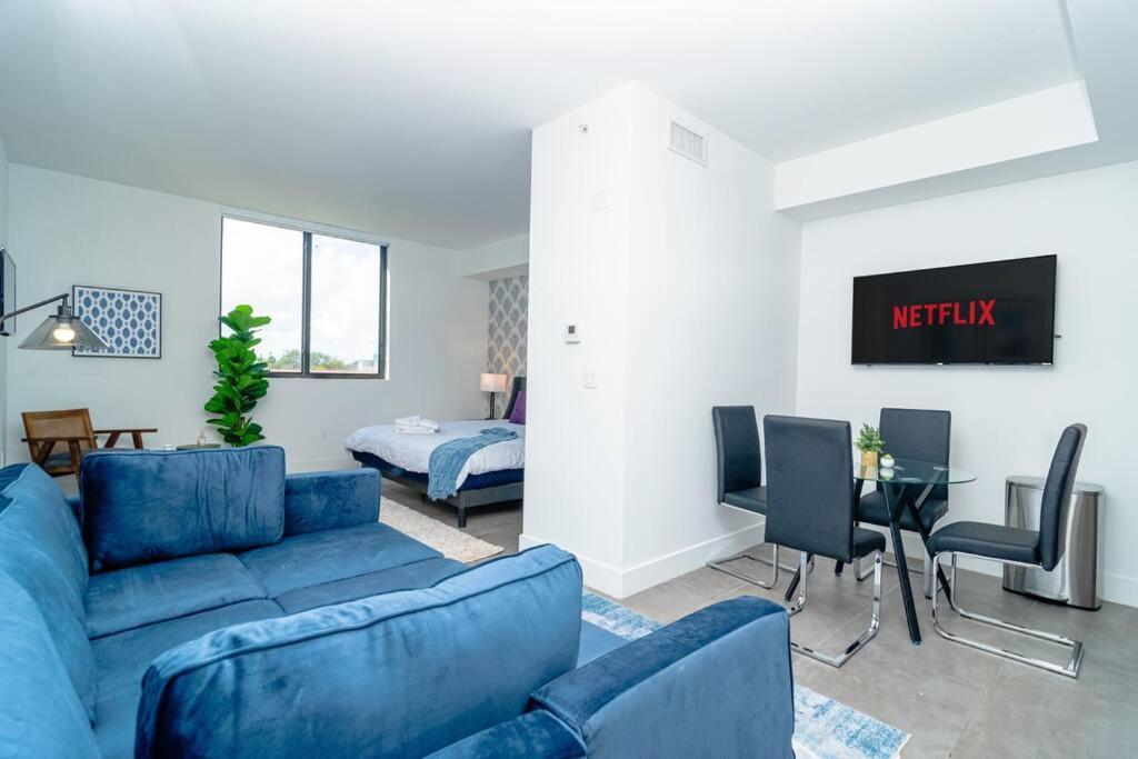 King Bed Brand New Oasis Minutes To Brickell Apartamento *
